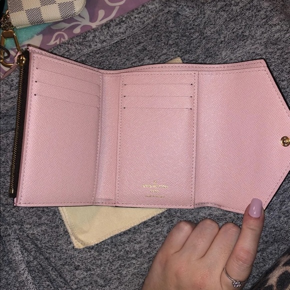 Louis Vuitton Wallet - Picture 5 of 13